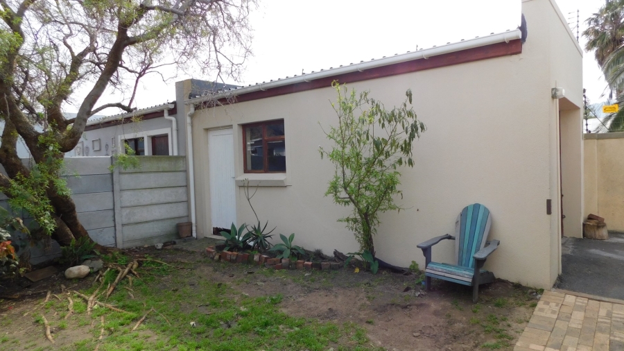 3 Bedroom Property for Sale in Whispering Pines Western Cape